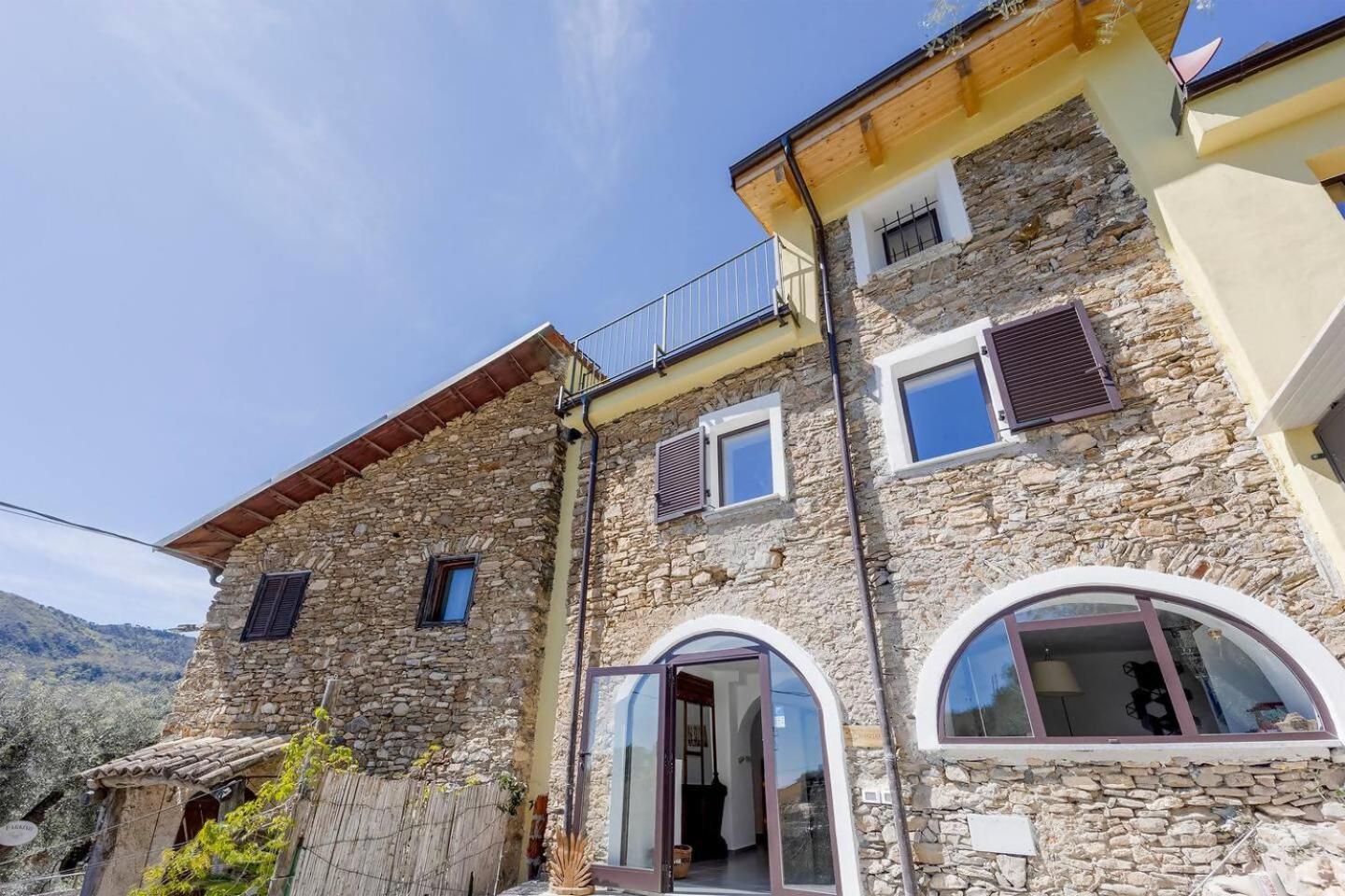 Appartamento Alba Dachi Farm Marina dʼMarina dʼAndora Exterior foto