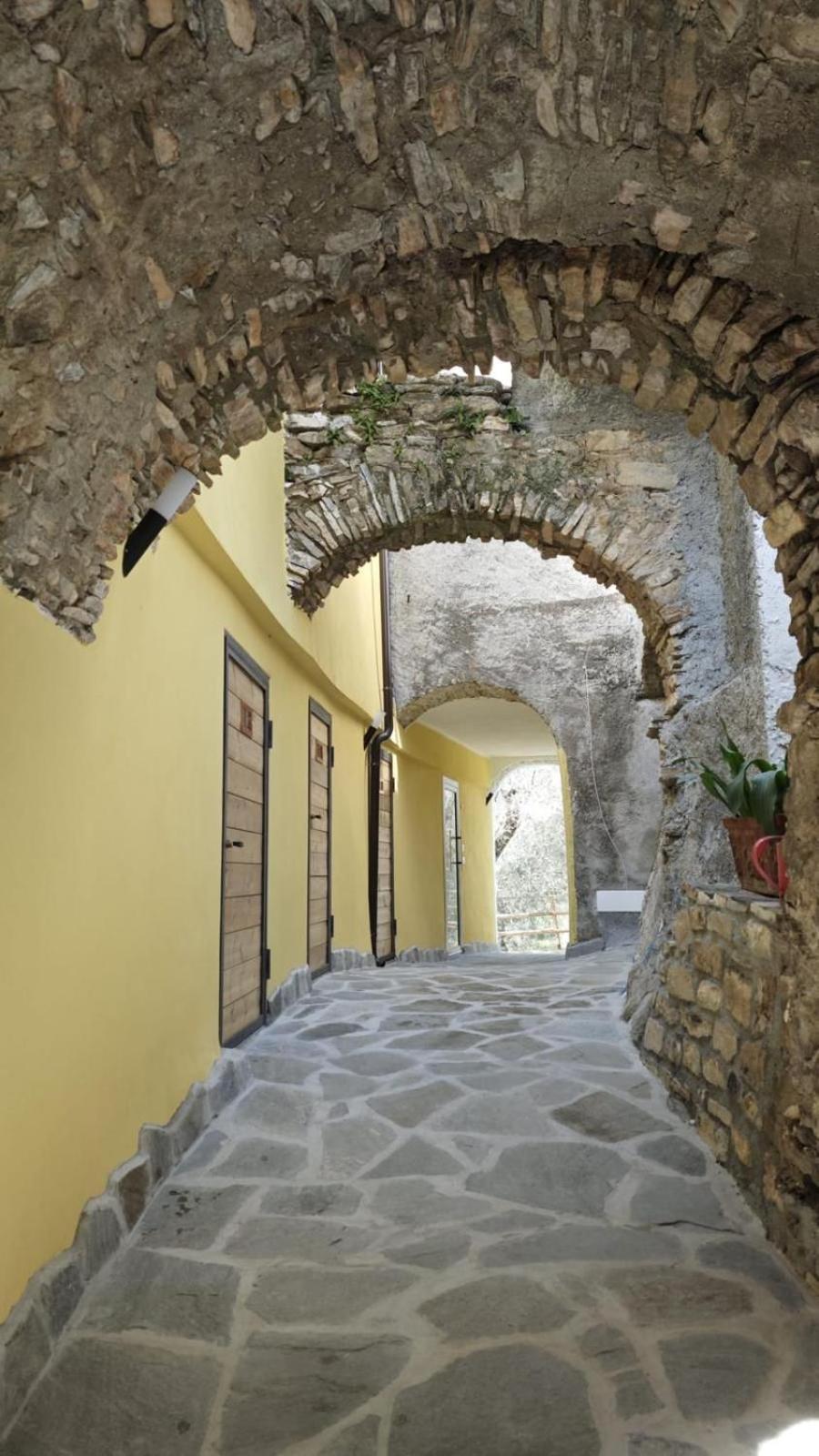 Appartamento Alba Dachi Farm Marina dʼMarina dʼAndora Exterior foto
